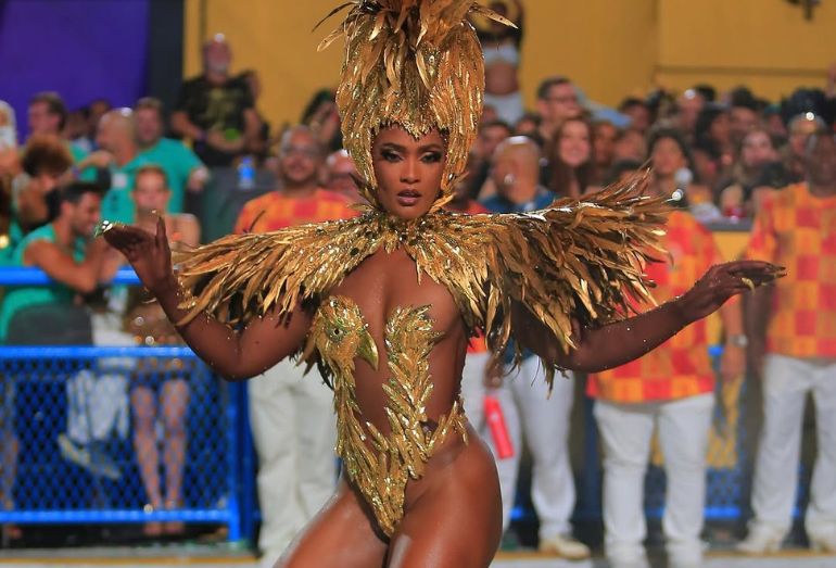 Erika Januza não é mais rainha de bateria da Viradouro: “Fiz tudo o que eu pude”