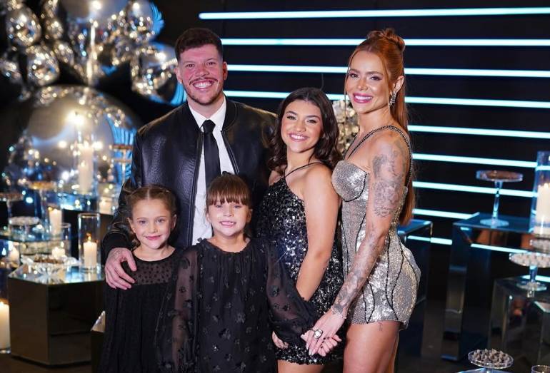 Thaís Vasconcellos comenta possibilidade de ter mais um filho com Ferrugem: “Já tem até quartinho”