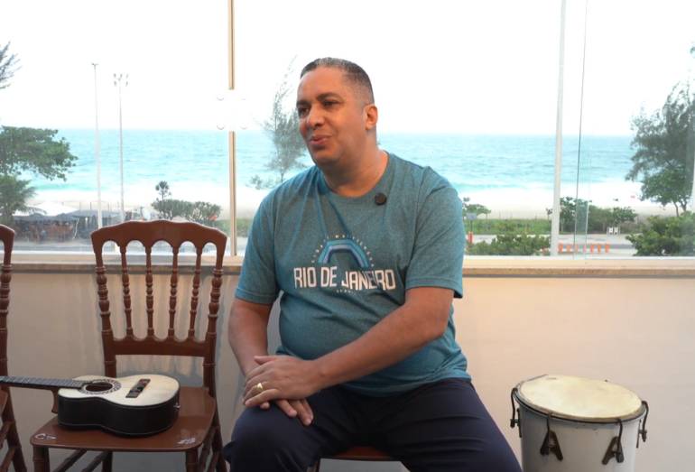 Ex-vocalista do grupo Os Morenos, Waguinho relembra saída do Molejo: 