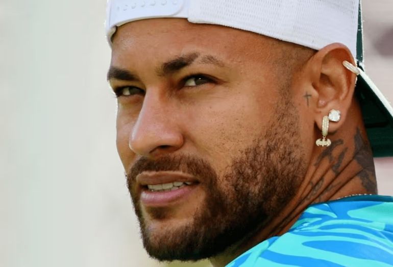 Neymar fala sobre rivalidade com Thiago Mendes: “Coisa melhor pra resolver”
